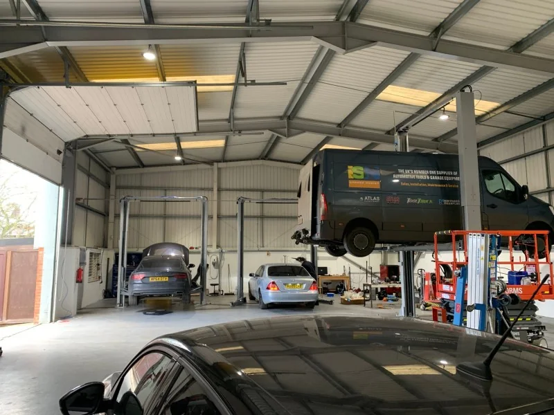Bridgwater MOT Centre — team at work